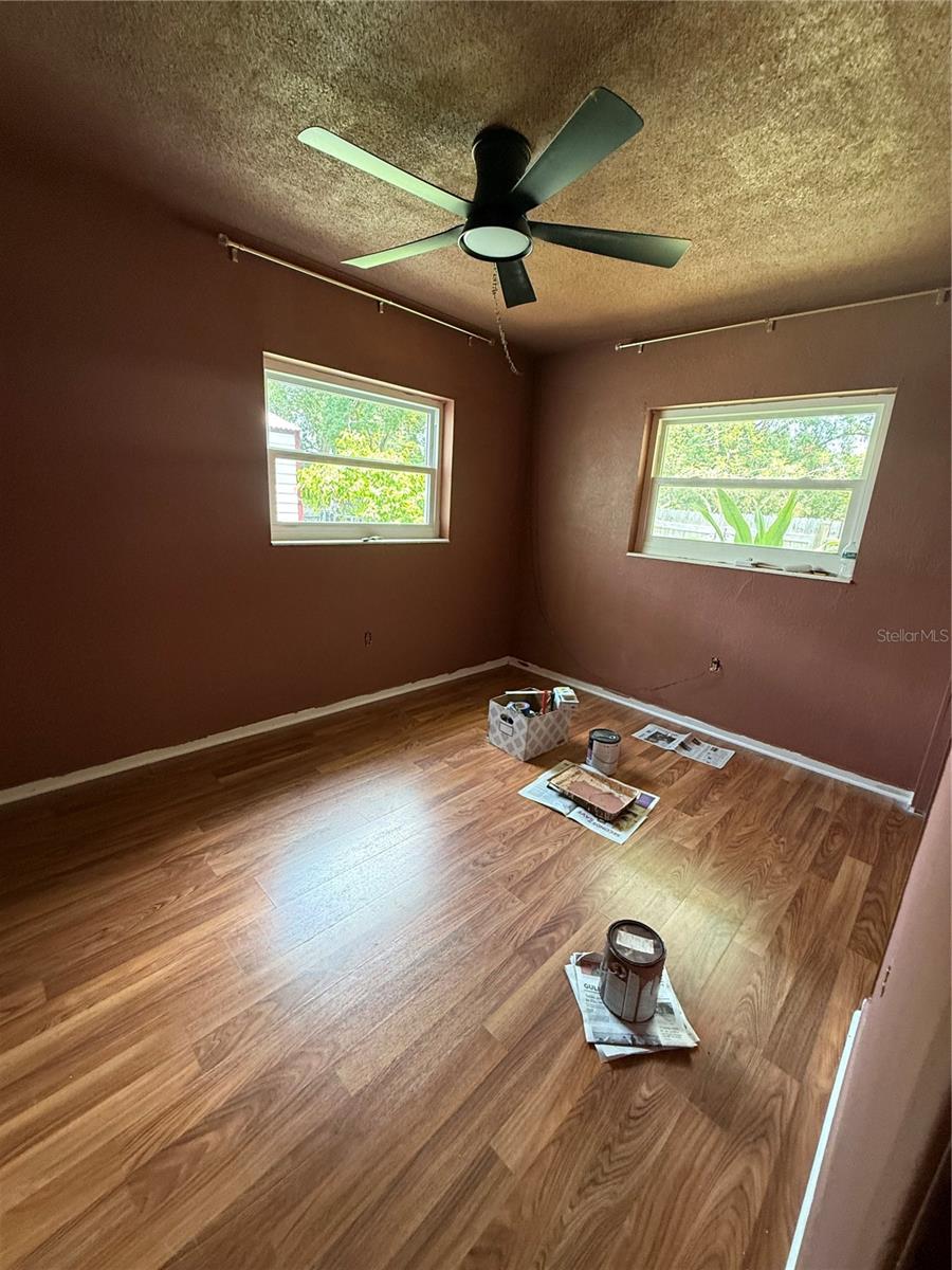 Image 9 of 32 For 804 46th Street Court E