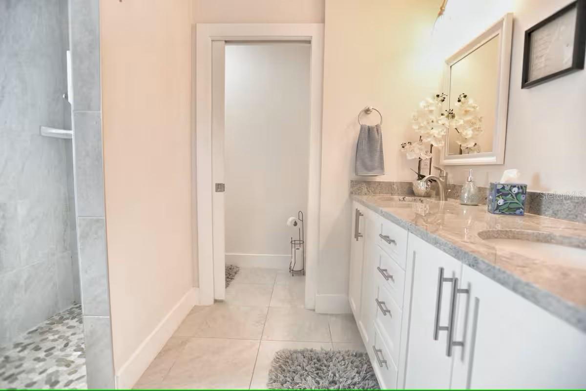 Image 13 of 19 For 831 Palmetto Drive Ne