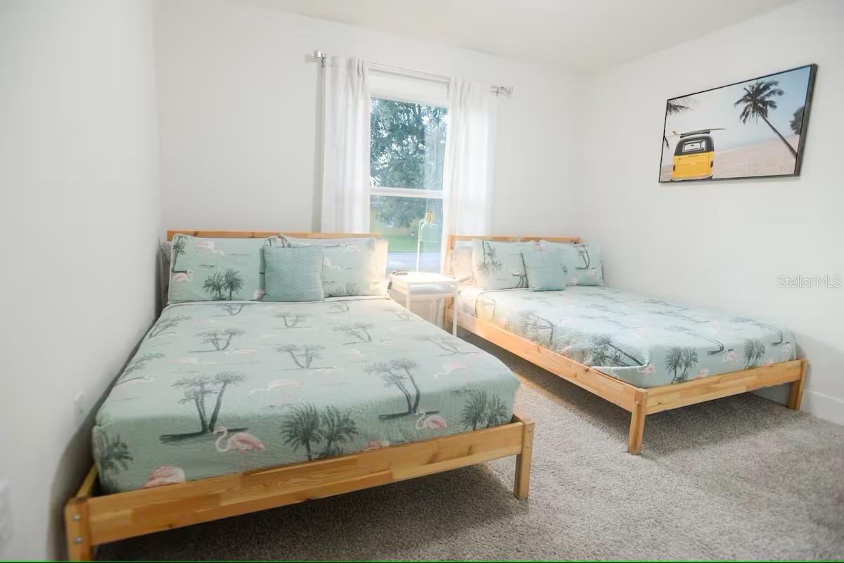 Image 17 of 19 For 831 Palmetto Drive Ne