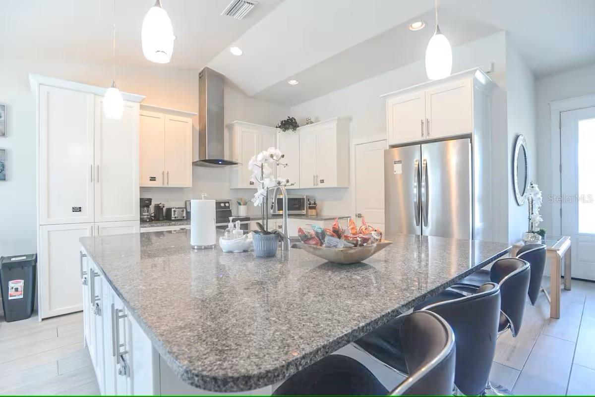 Image 4 of 19 For 831 Palmetto Drive Ne