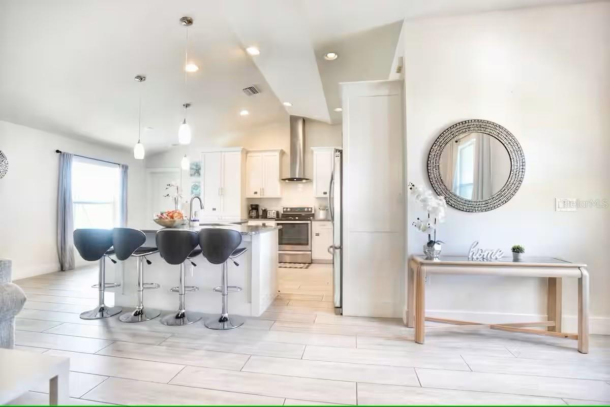 Image 6 of 19 For 831 Palmetto Drive Ne