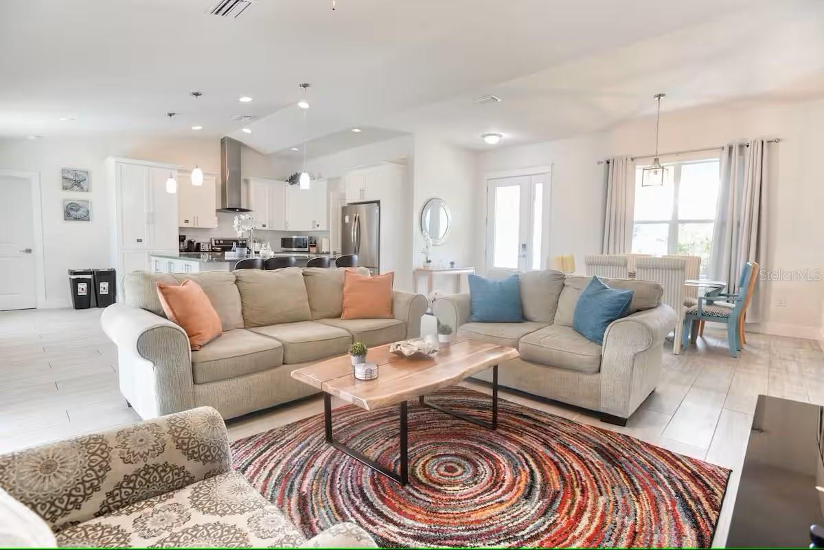 Image 7 of 19 For 831 Palmetto Drive Ne