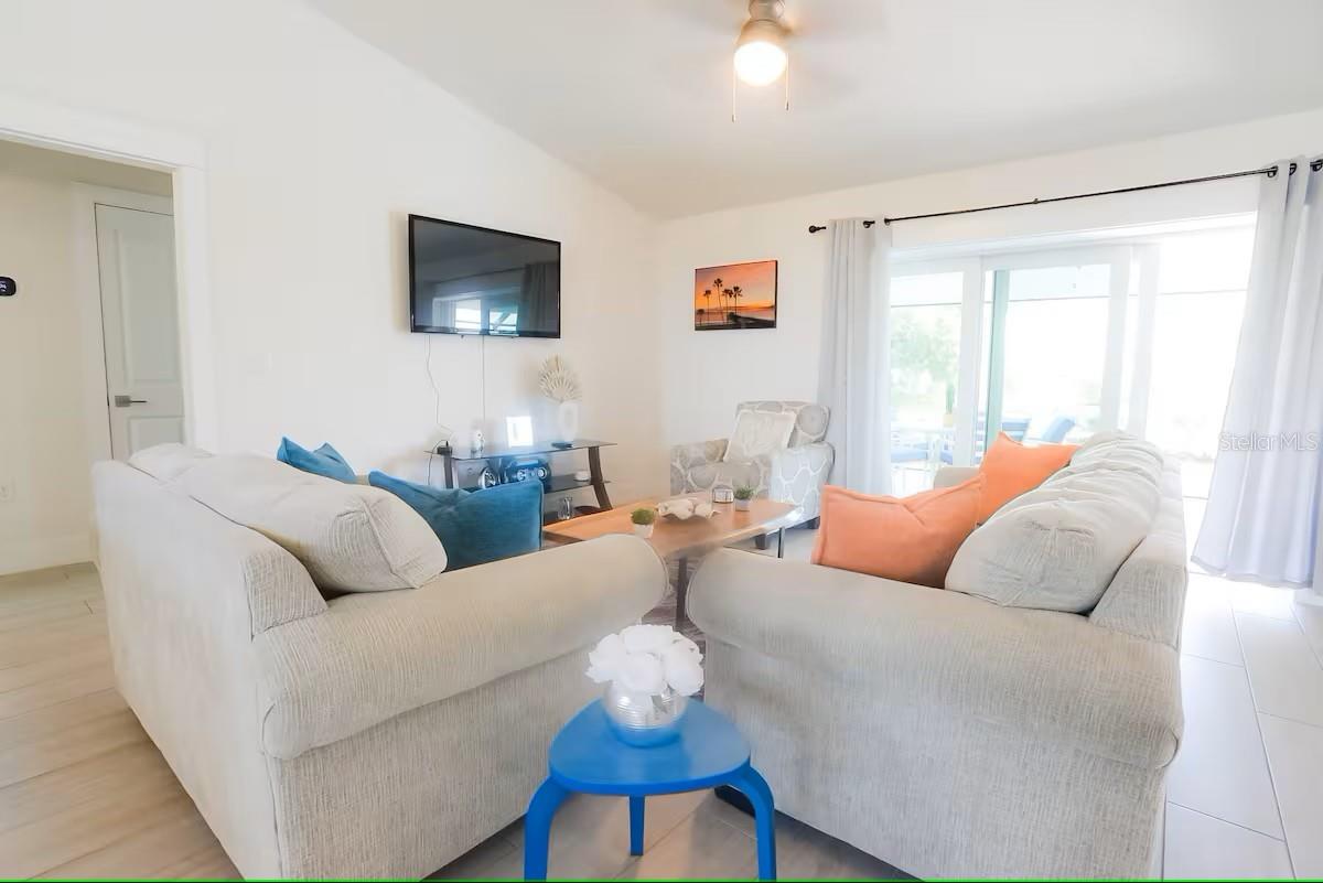 Image 9 of 19 For 831 Palmetto Drive Ne