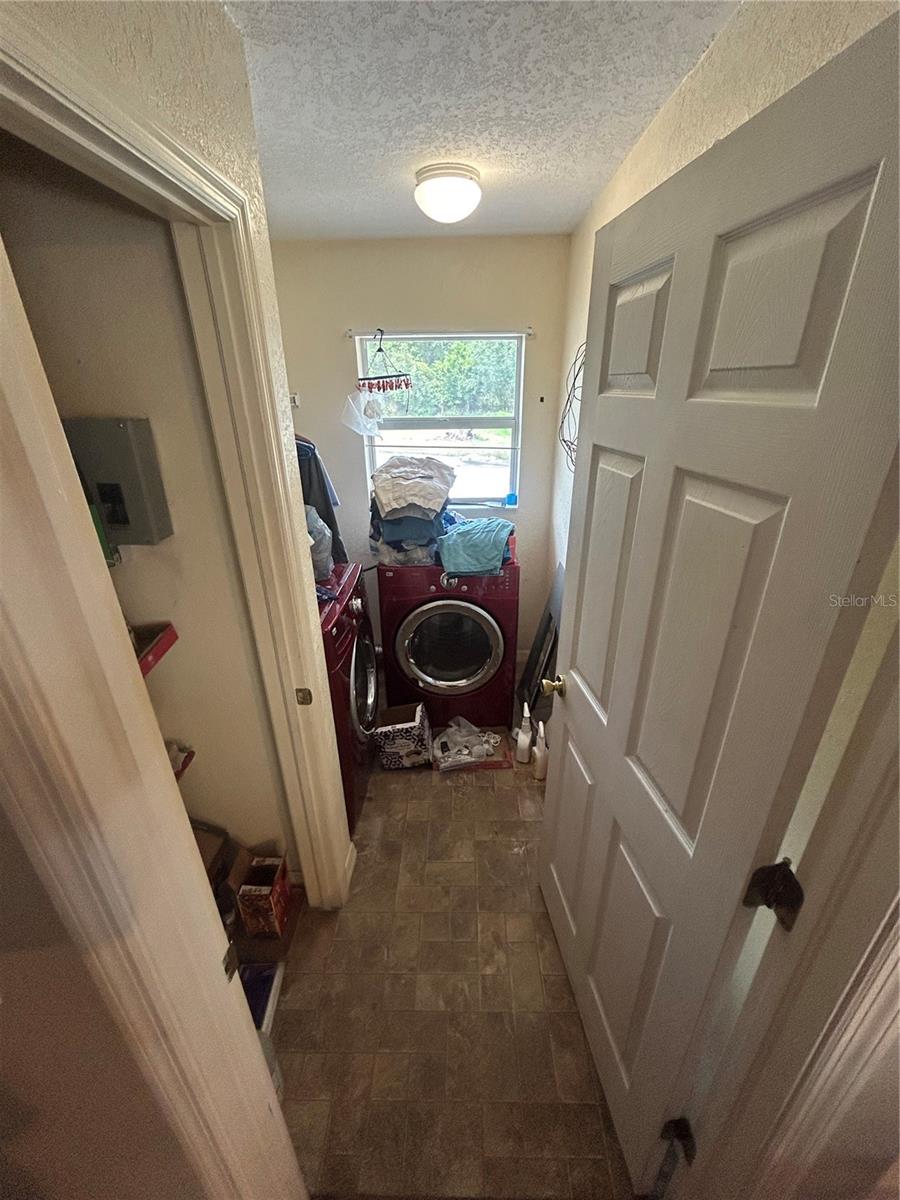 Image 10 of 62 For 2327 Quail Avenue