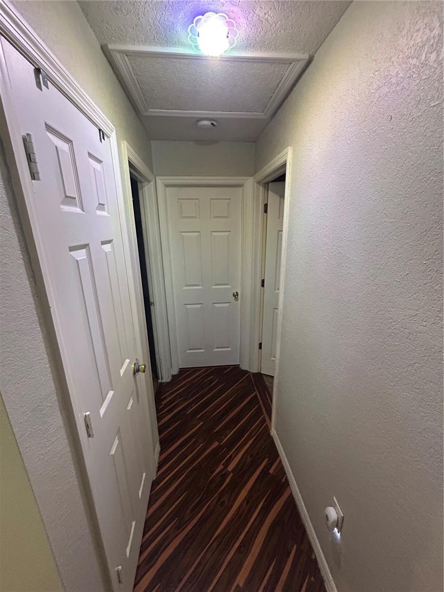 Image 17 of 62 For 2327 Quail Avenue