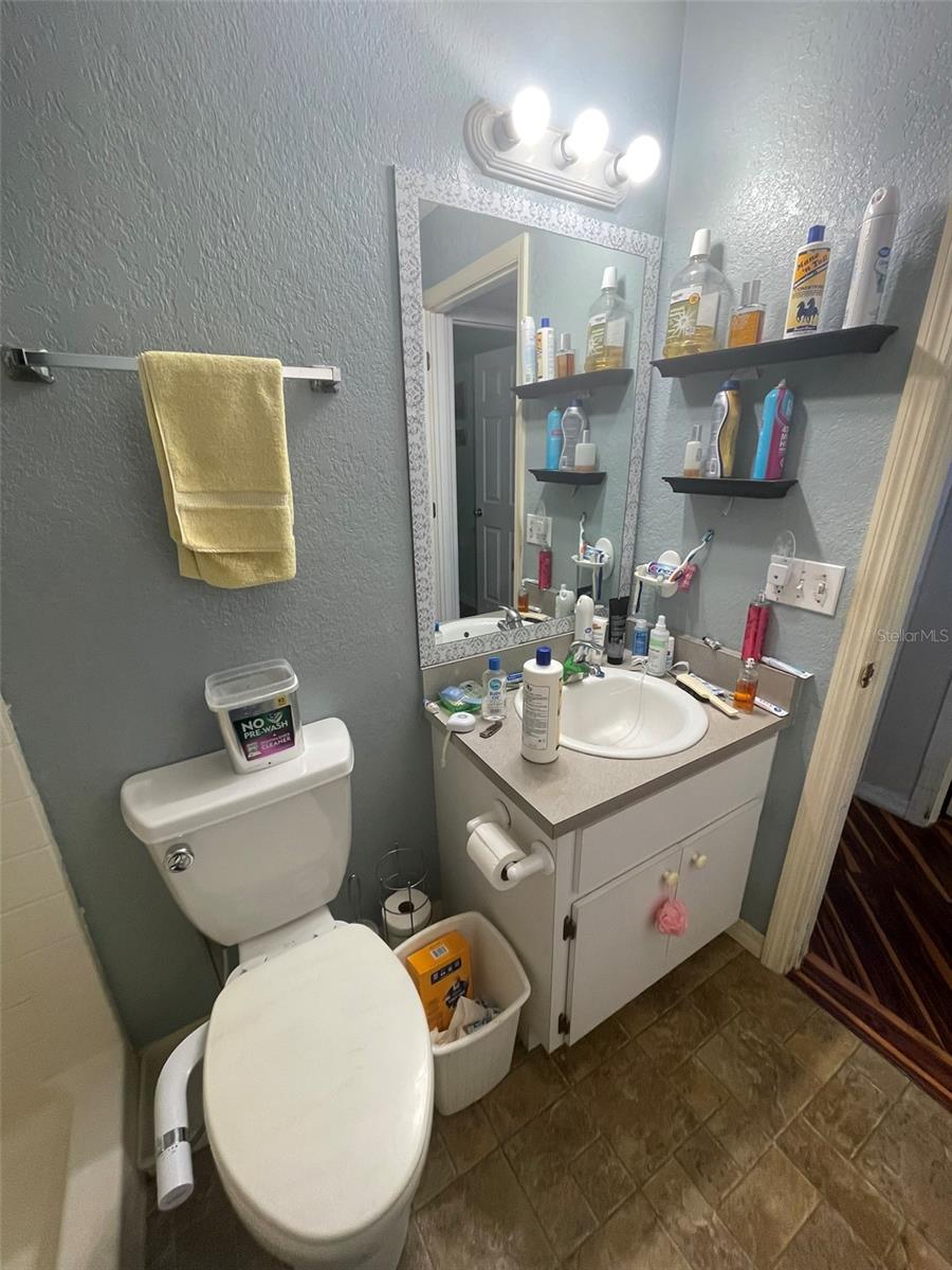 Image 24 of 62 For 2327 Quail Avenue