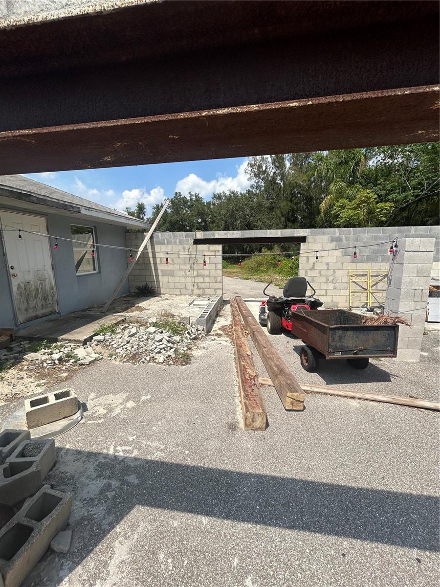 Image 41 of 62 For 2327 Quail Avenue
