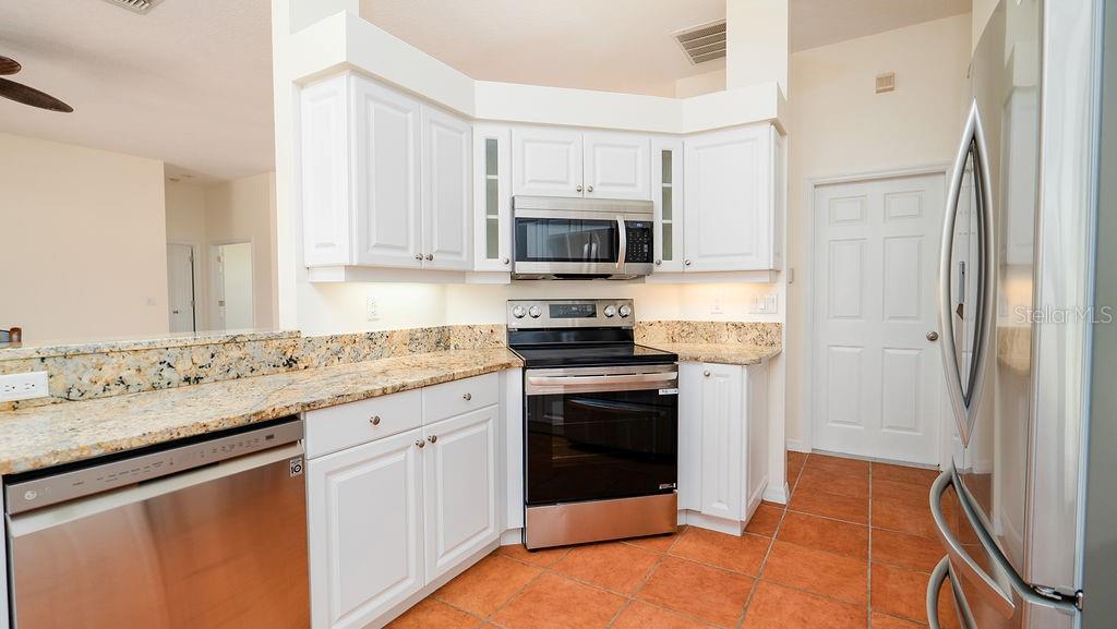 Image 18 of 78 For 5897 Carriage Drive