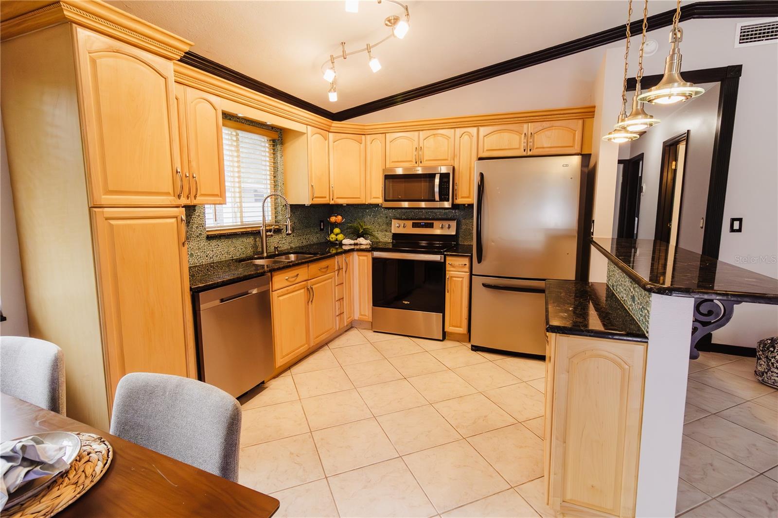 Image 7 of 29 For 4945 Camphor Avenue