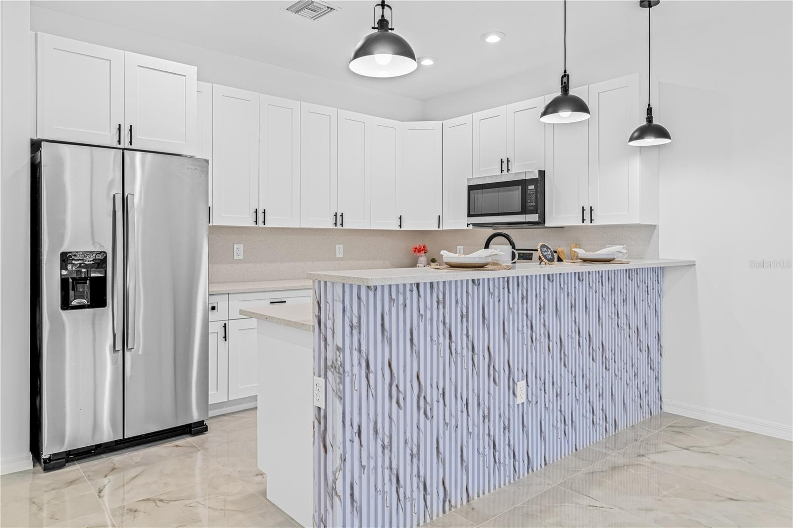 Image 14 of 42 For 920 Barton Street E