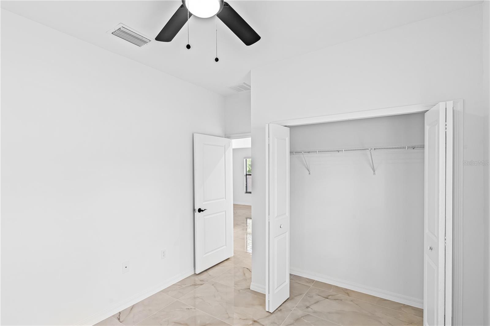 Image 25 of 42 For 920 Barton Street E