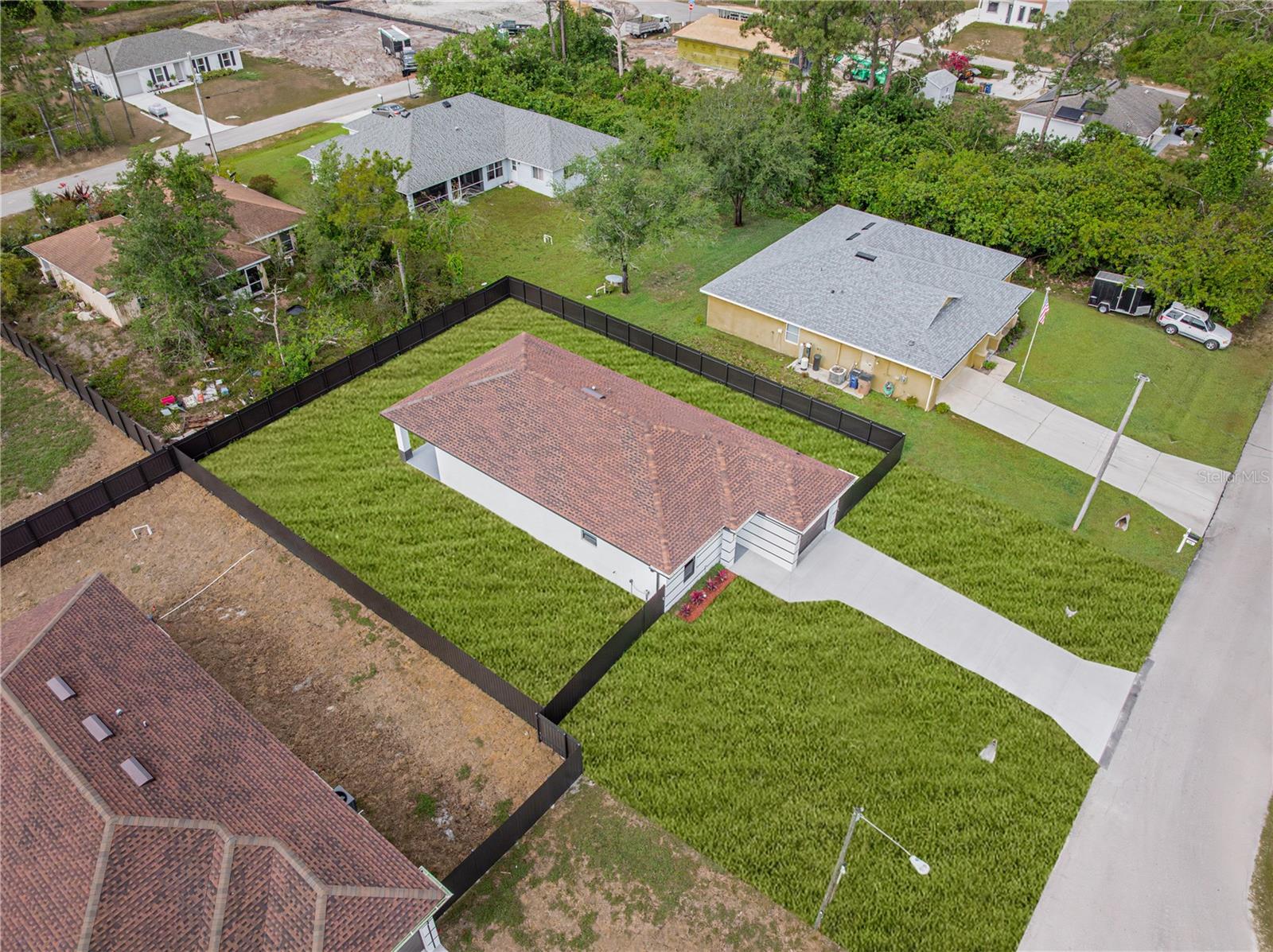 Image 4 of 42 For 920 Barton Street E