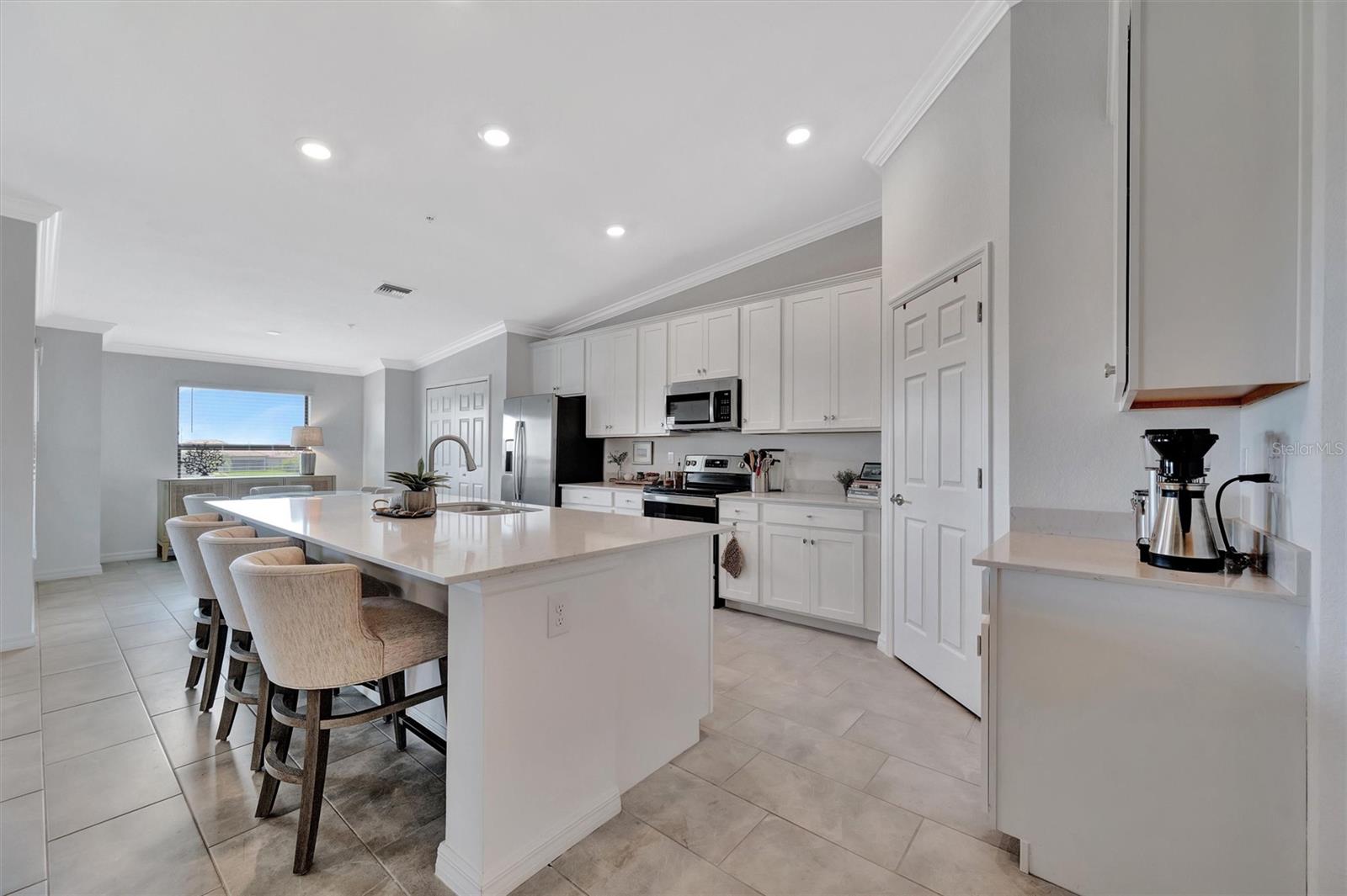 Image 8 of 61 For 5695 Palmer Circle 203