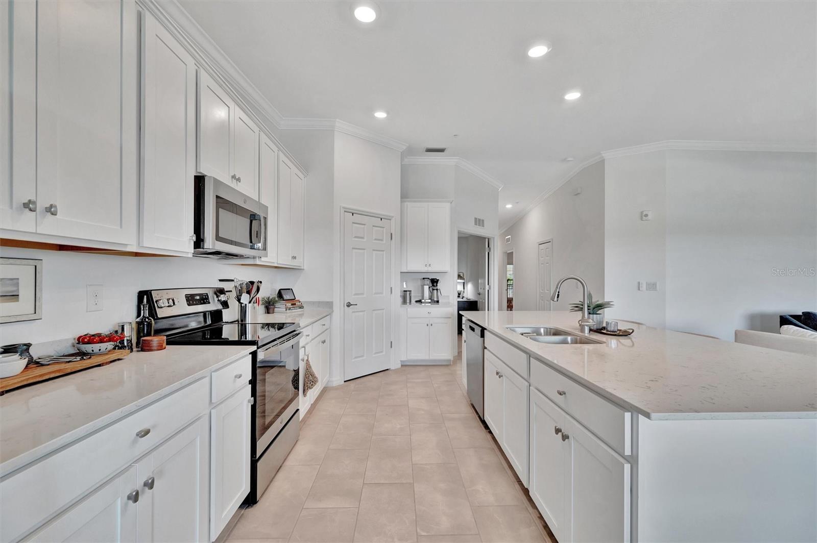 Image 9 of 61 For 5695 Palmer Circle 203