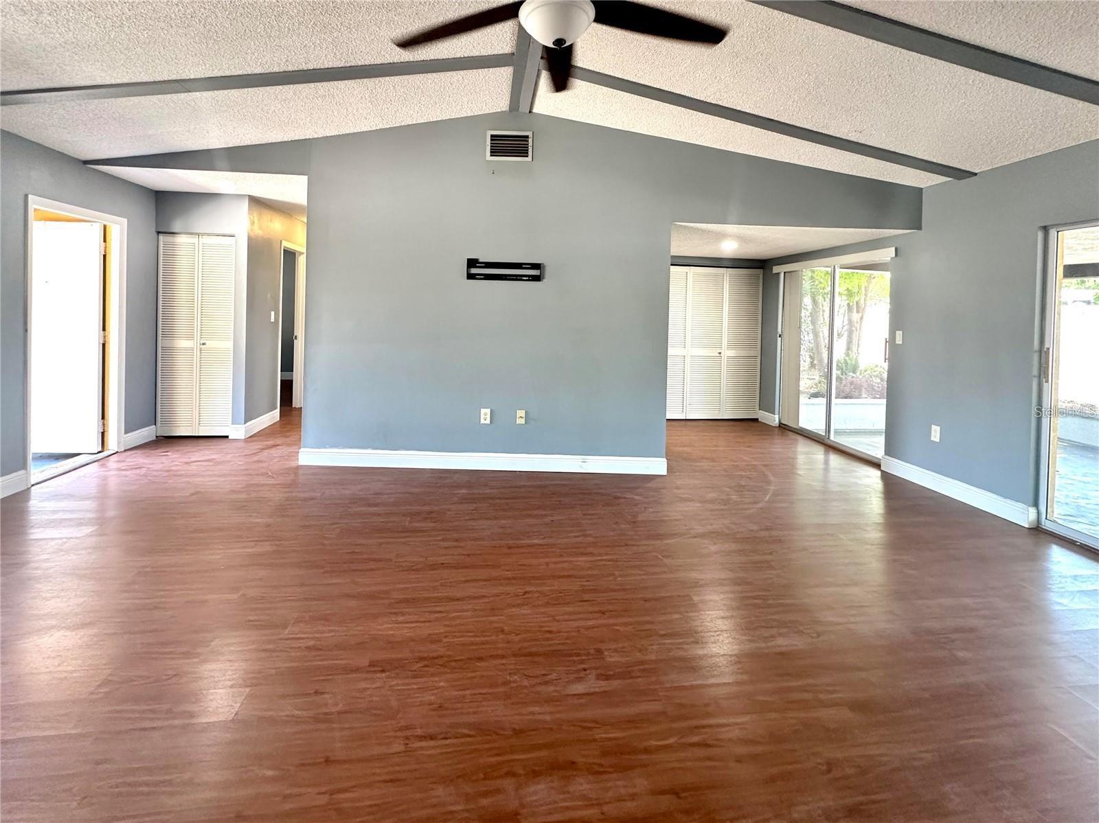 Image 4 of 13 For 448 Mcarthur Avenue