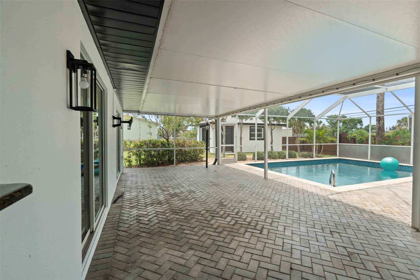 Image 13 of 21 For 3631 Palm Drive
