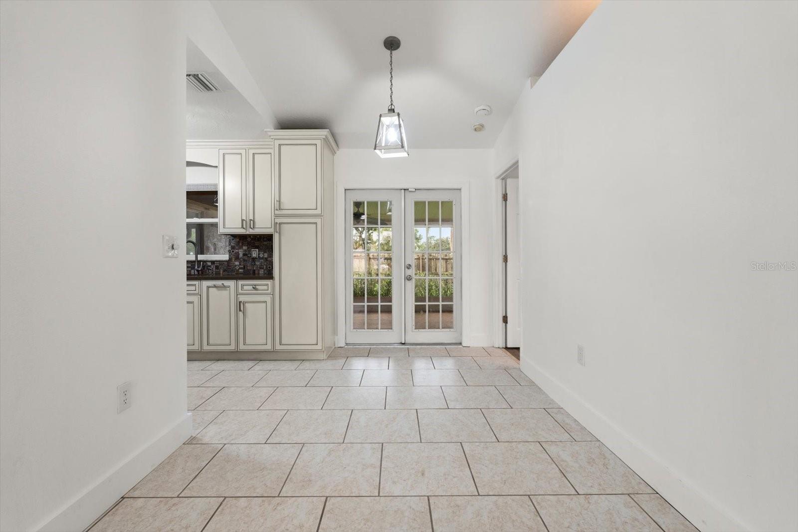 Image 11 of 53 For 5433 81st Avenue Circle E
