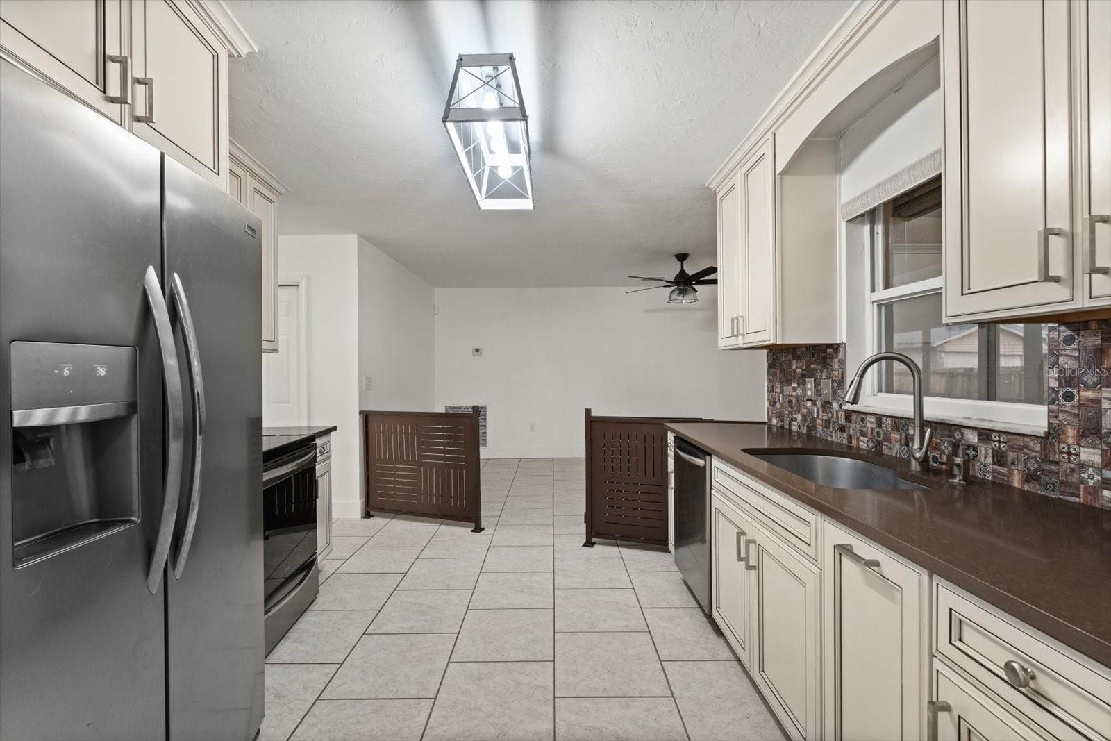 Image 14 of 53 For 5433 81st Avenue Circle E