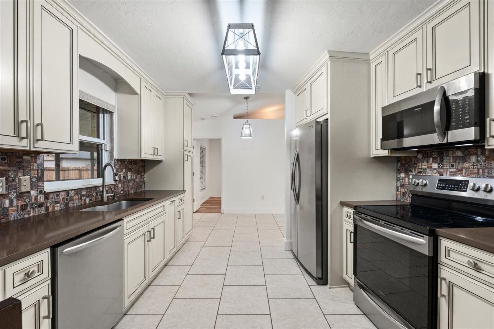 Image 17 of 53 For 5433 81st Avenue Circle E