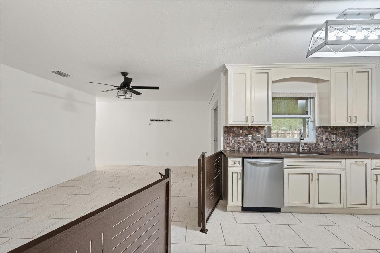 Image 18 of 53 For 5433 81st Avenue Circle E