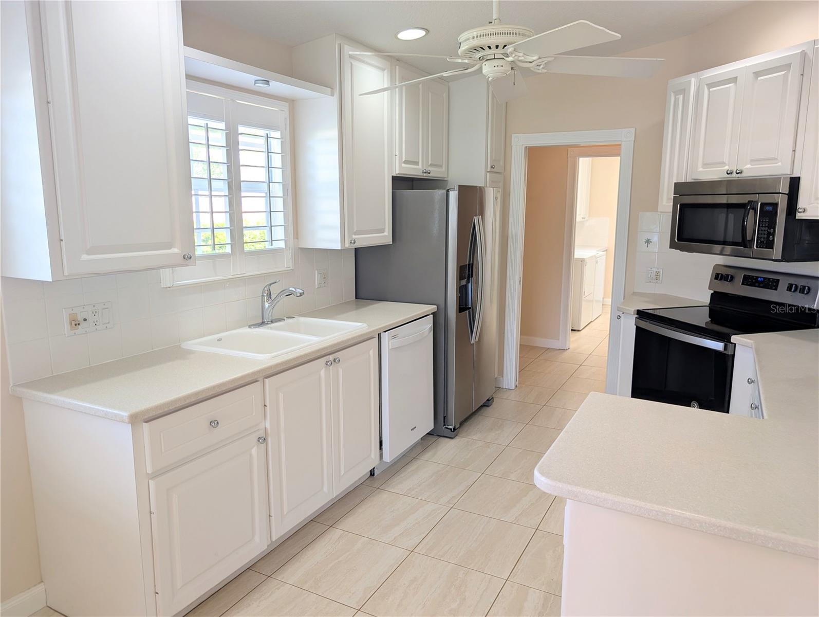 Image 9 of 39 For 5557 Avellino Place