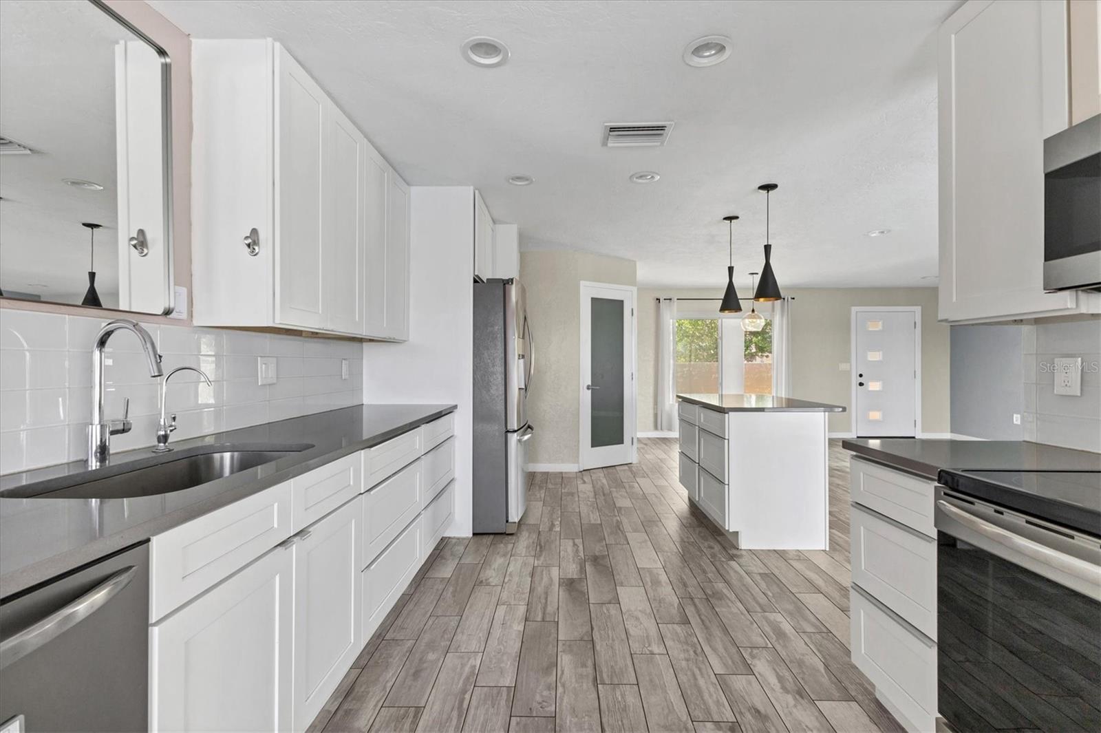 Image 11 of 29 For 7442 Leewynn Drive