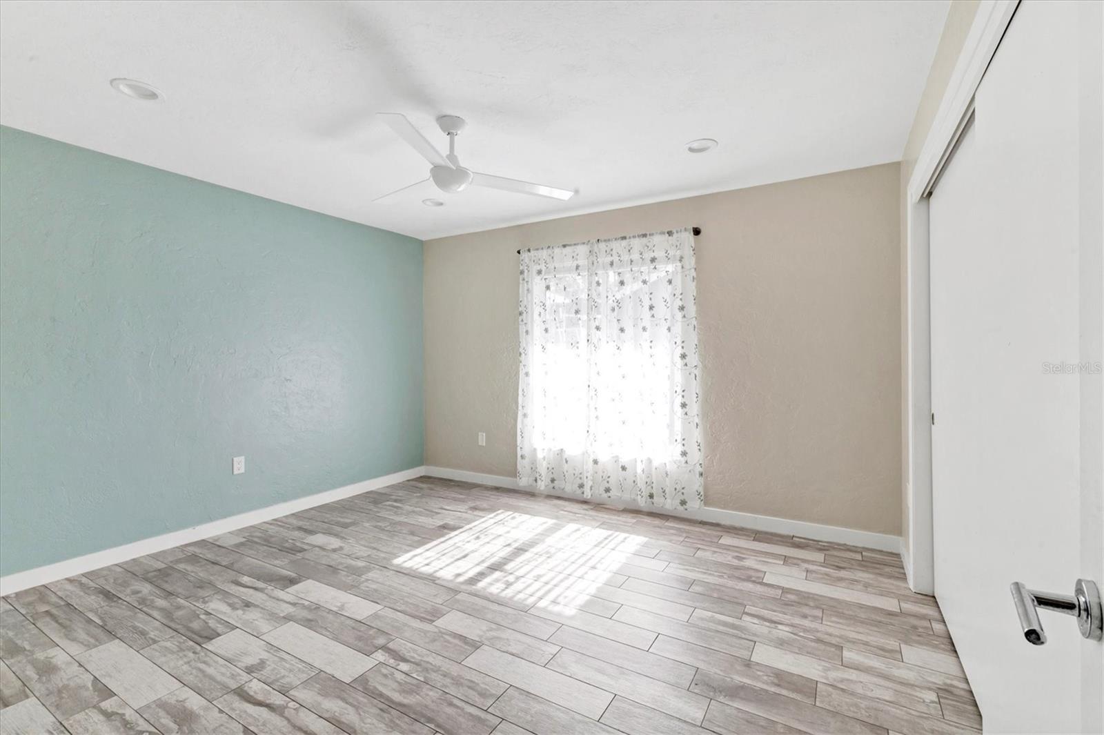 Image 22 of 29 For 7442 Leewynn Drive