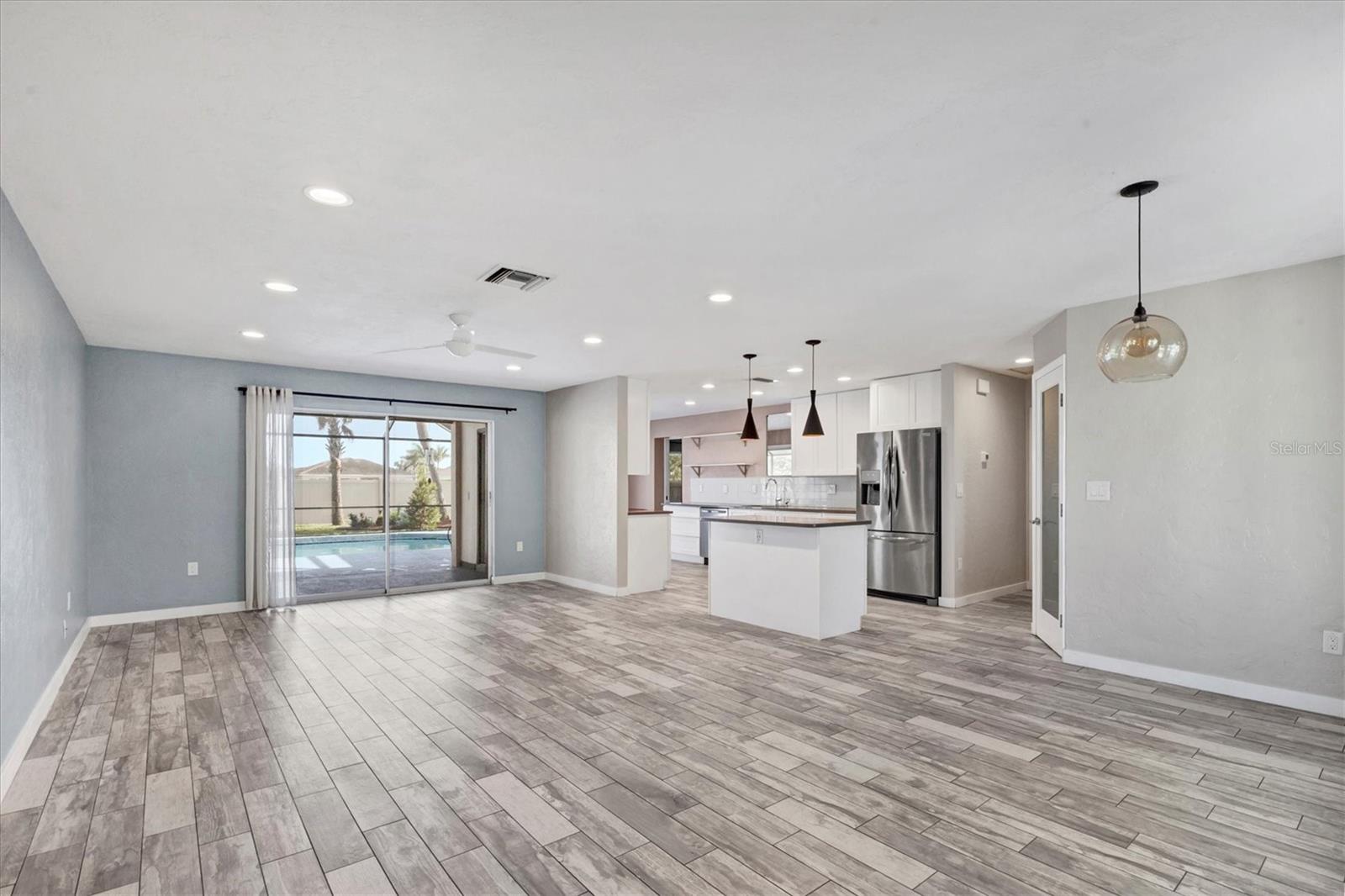 Image 4 of 29 For 7442 Leewynn Drive