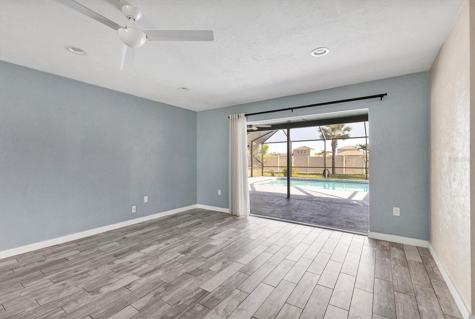 Image 5 of 29 For 7442 Leewynn Drive