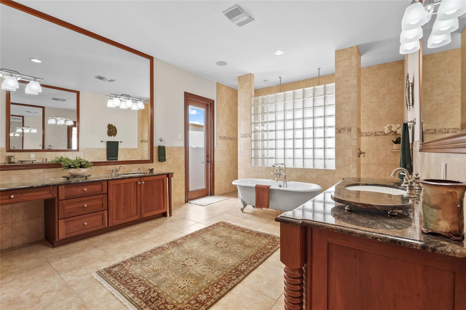 Image 36 of 87 For 7025 Saddle Creek Circle