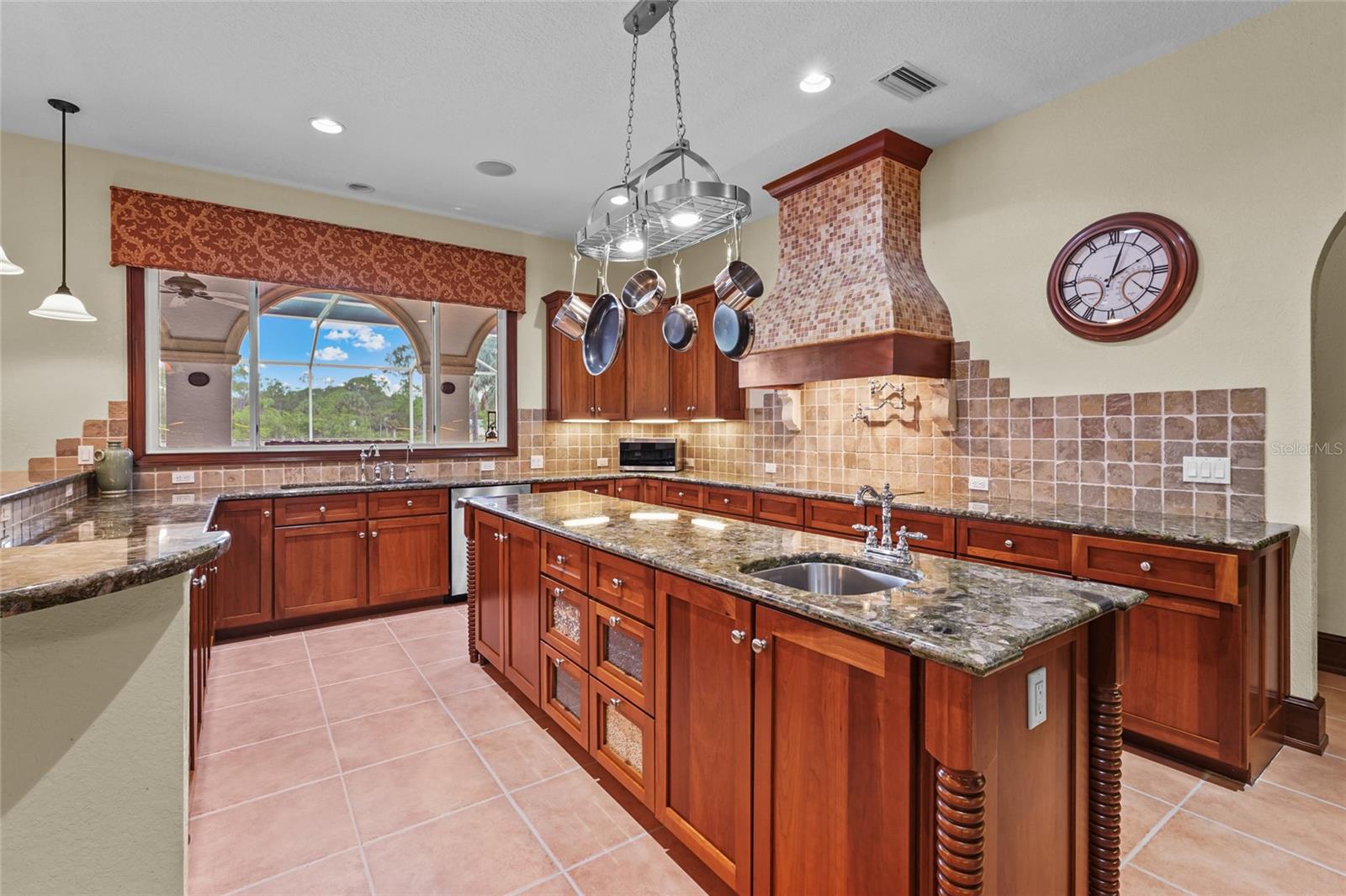 Image 5 of 87 For 7025 Saddle Creek Circle