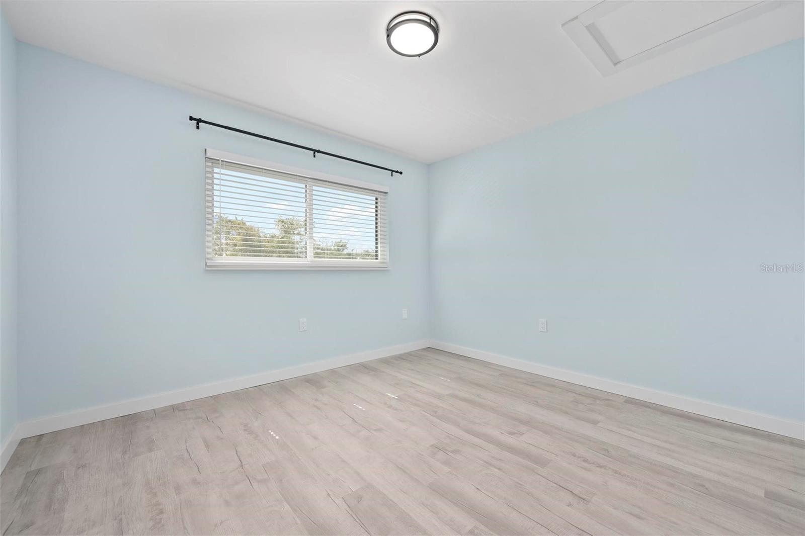 Image 20 of 63 For 1258 Barbara Drive 207