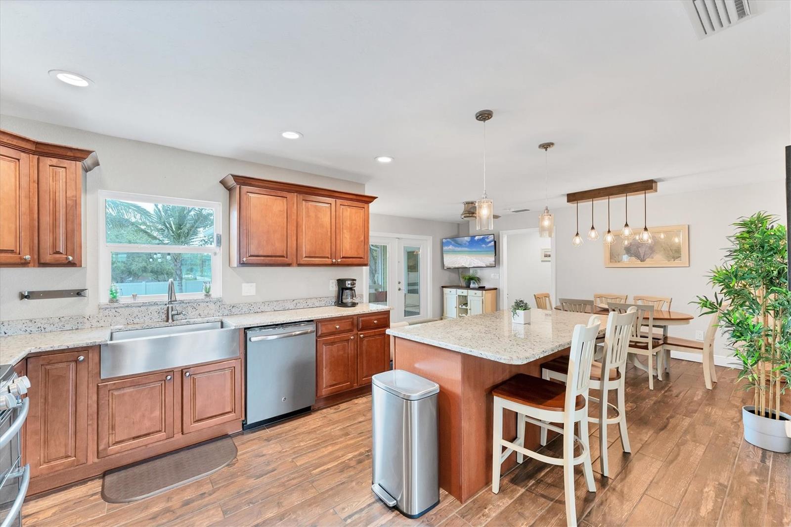 Image 7 of 44 For 7727 9th Avenue Drive Nw