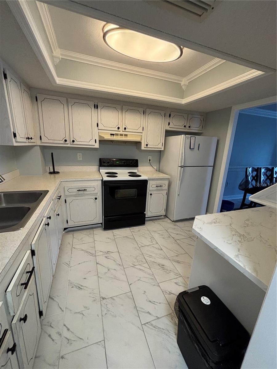 Image 4 of 22 For 3951 Lake Bayshore Drive F408