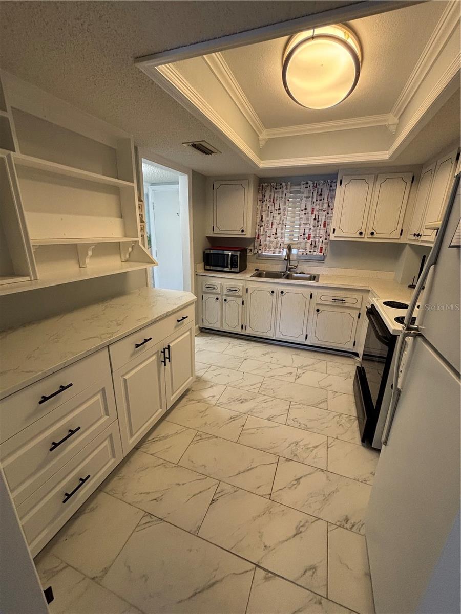 Image 5 of 22 For 3951 Lake Bayshore Drive F408