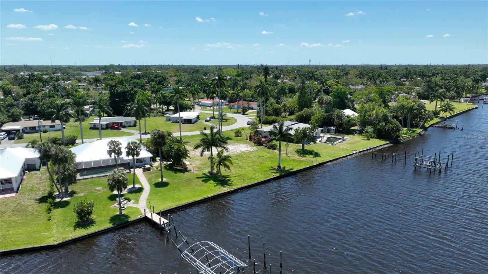Image 11 of 29 For 4021 River Drive