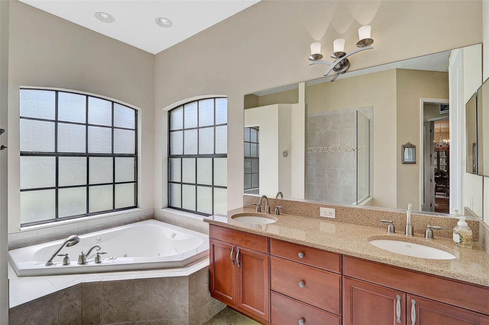 Image 10 of 51 For 306 Country Meadows Way