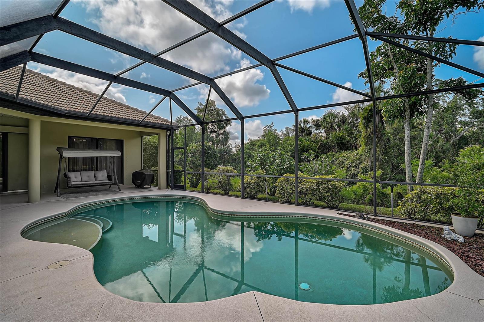 Image 33 of 51 For 306 Country Meadows Way