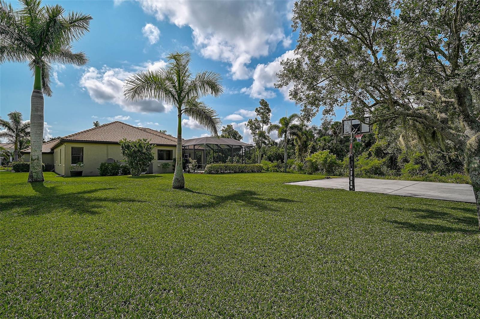 Image 36 of 51 For 306 Country Meadows Way