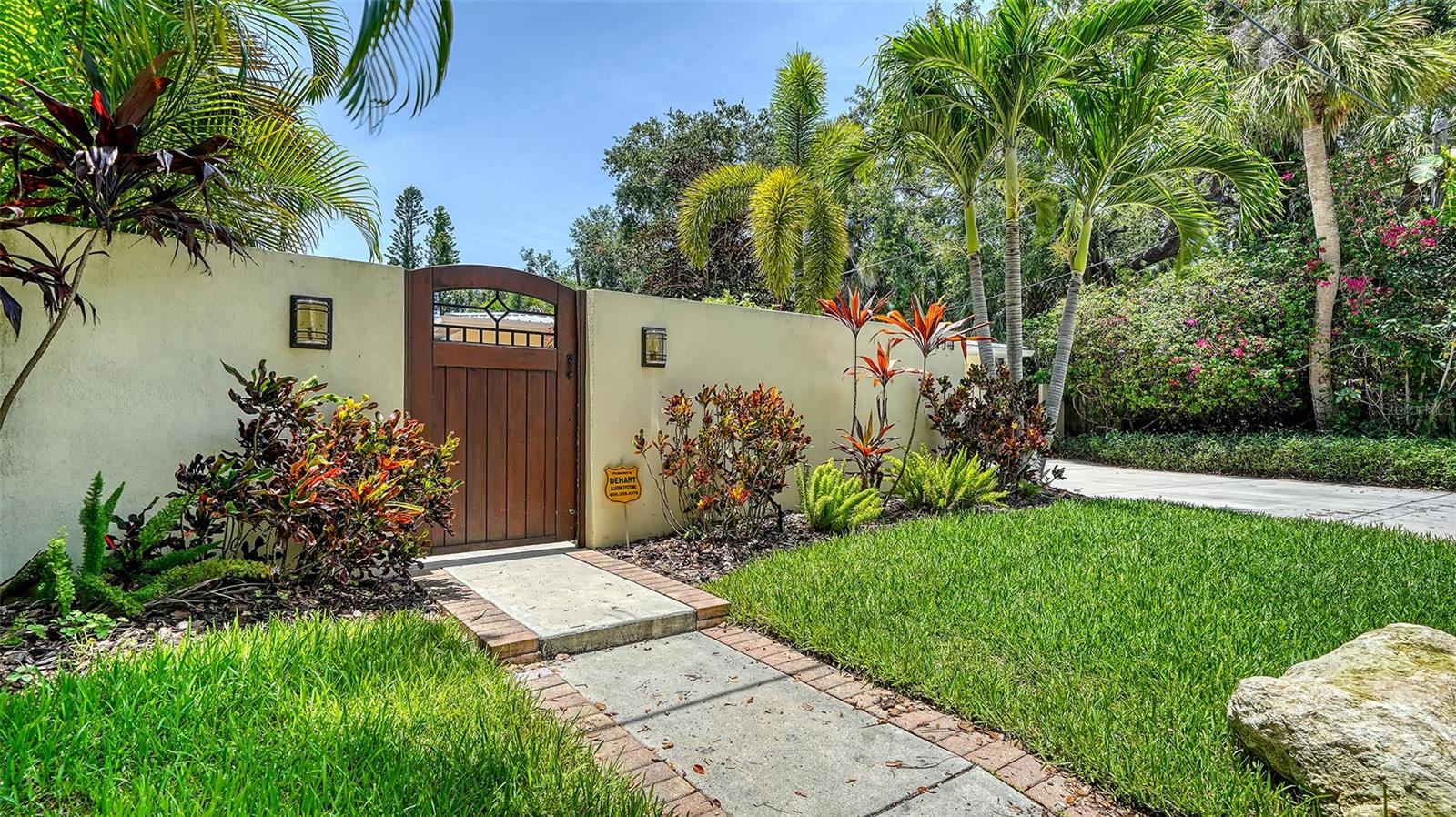 Details for 3414 Old Oak Drive, SARASOTA, FL 34239