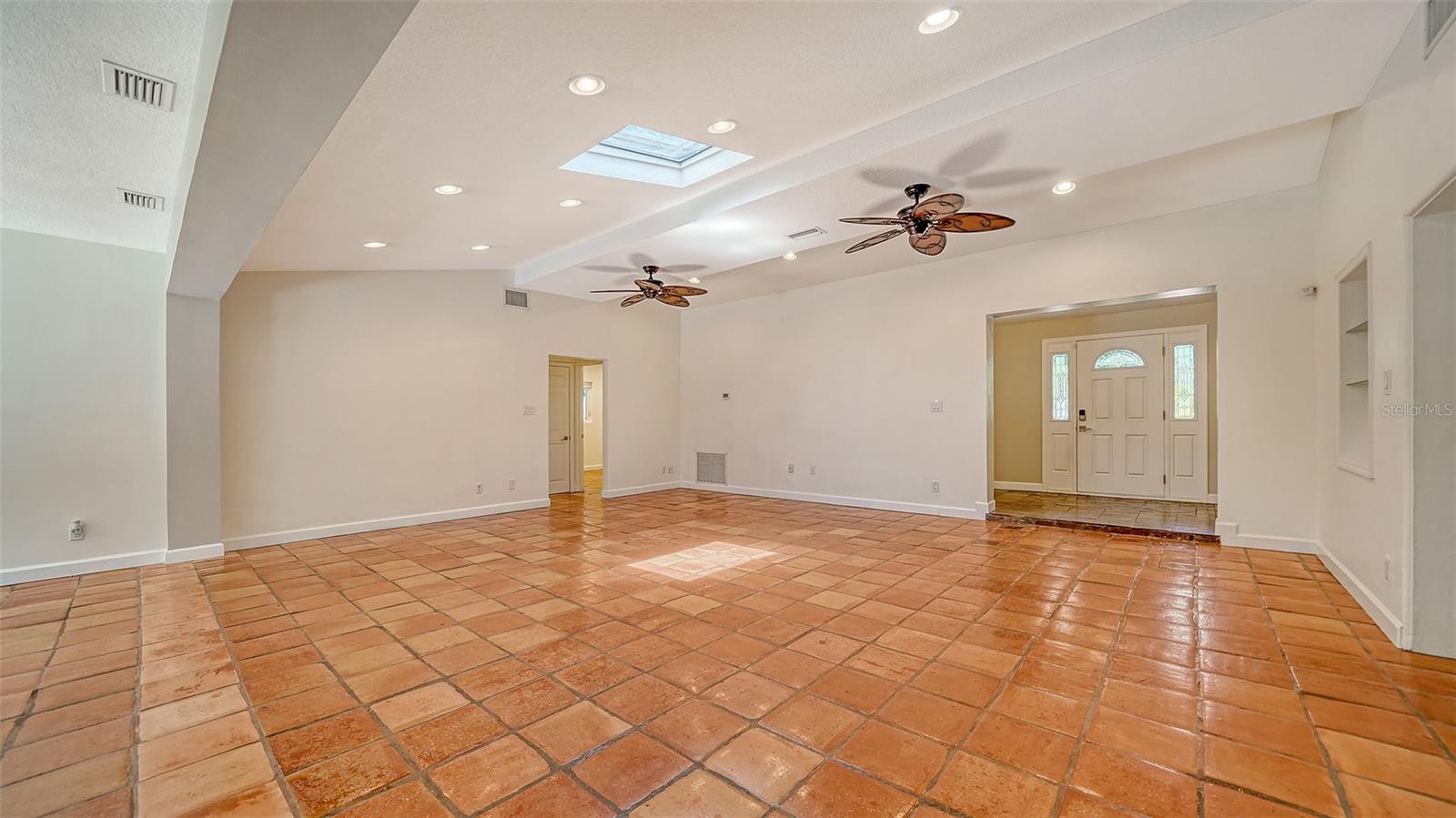 Image 14 of 36 For 3414 Old Oak Drive
