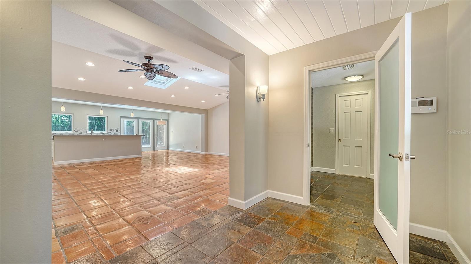 Image 8 of 36 For 3414 Old Oak Drive