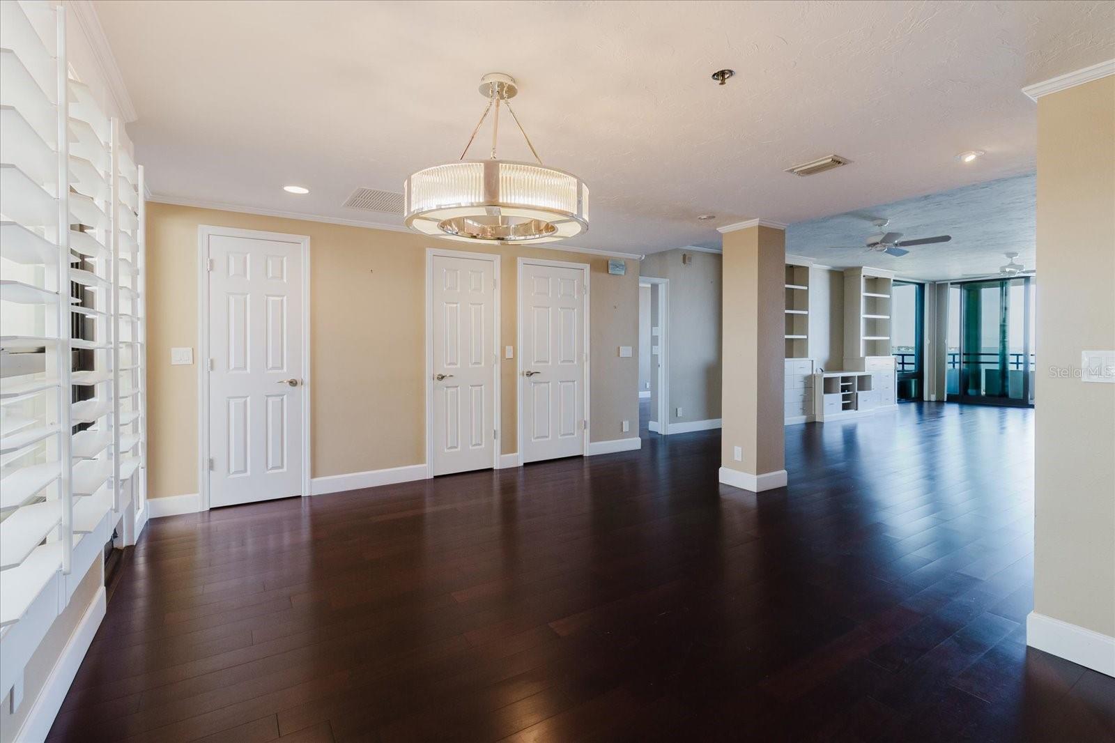 Image 14 of 87 For 1255 Gulfstream Avenue 1104