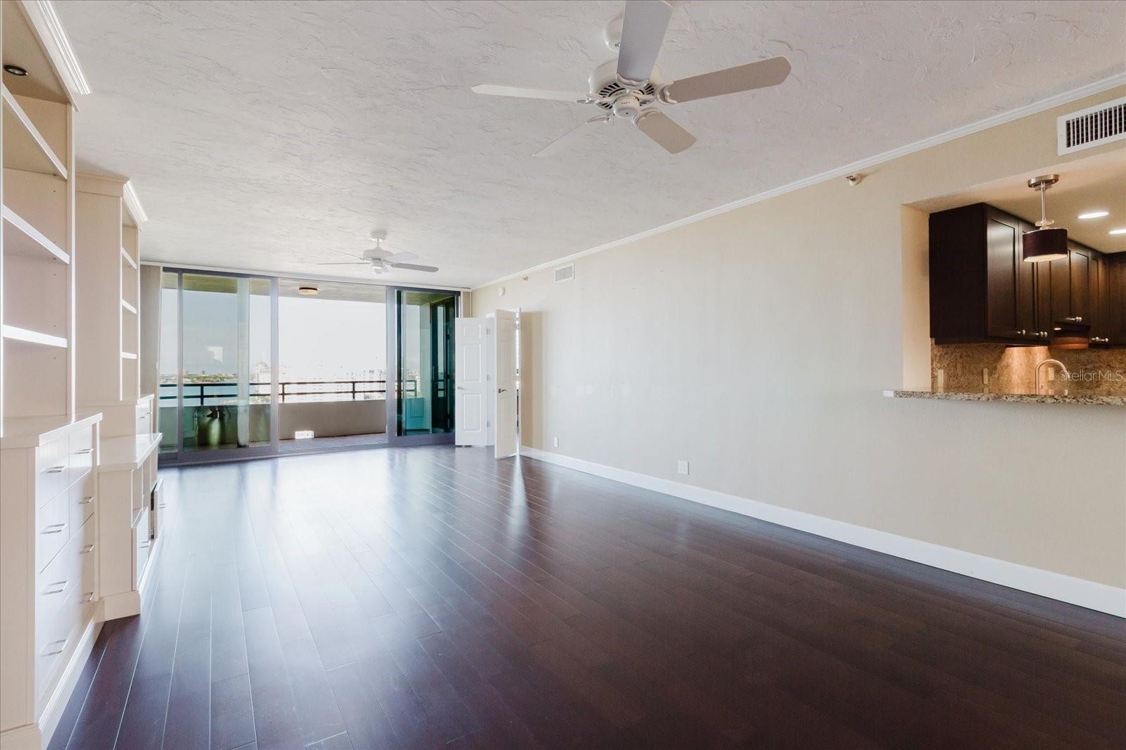Image 17 of 87 For 1255 Gulfstream Avenue 1104