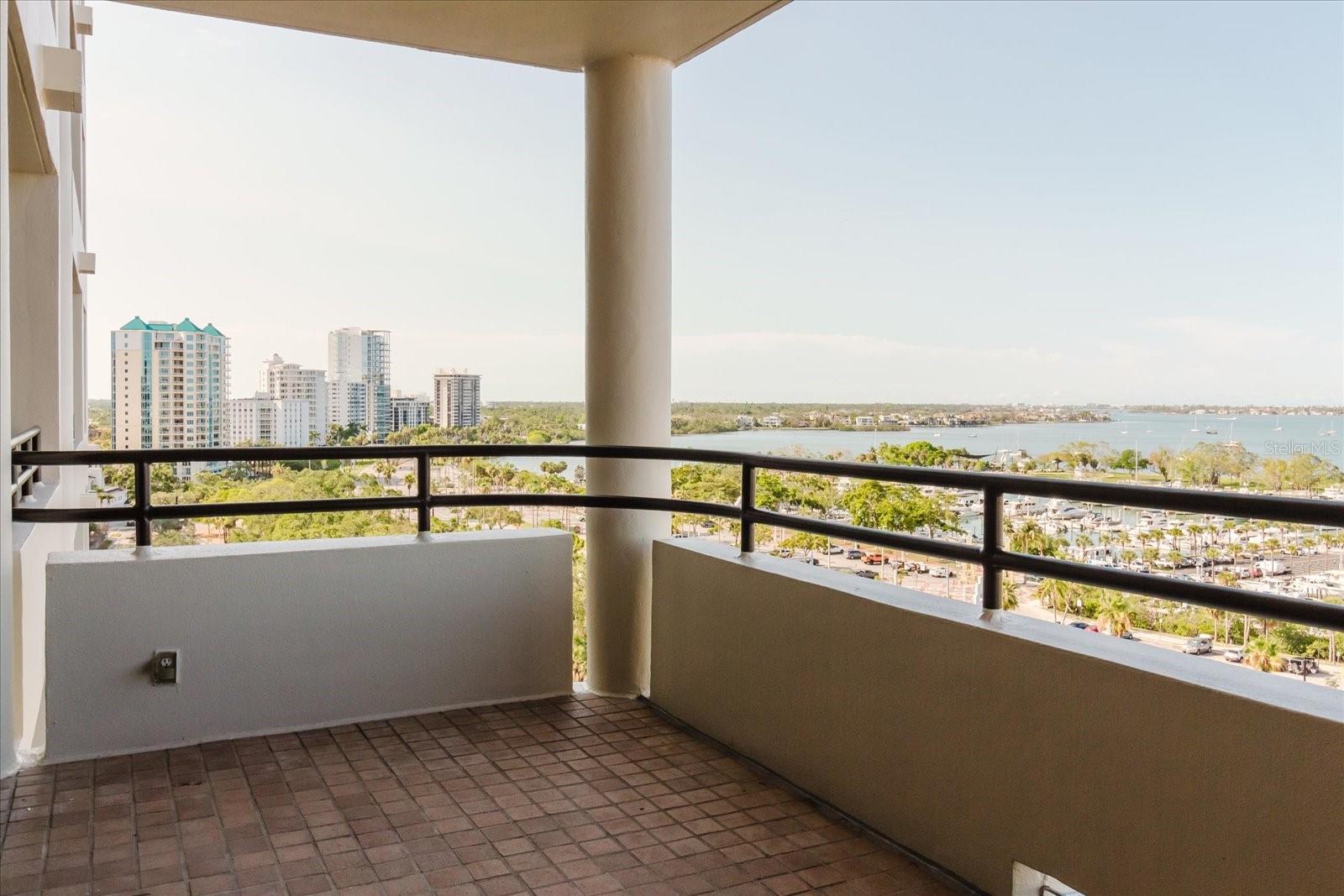 Image 22 of 87 For 1255 Gulfstream Avenue 1104