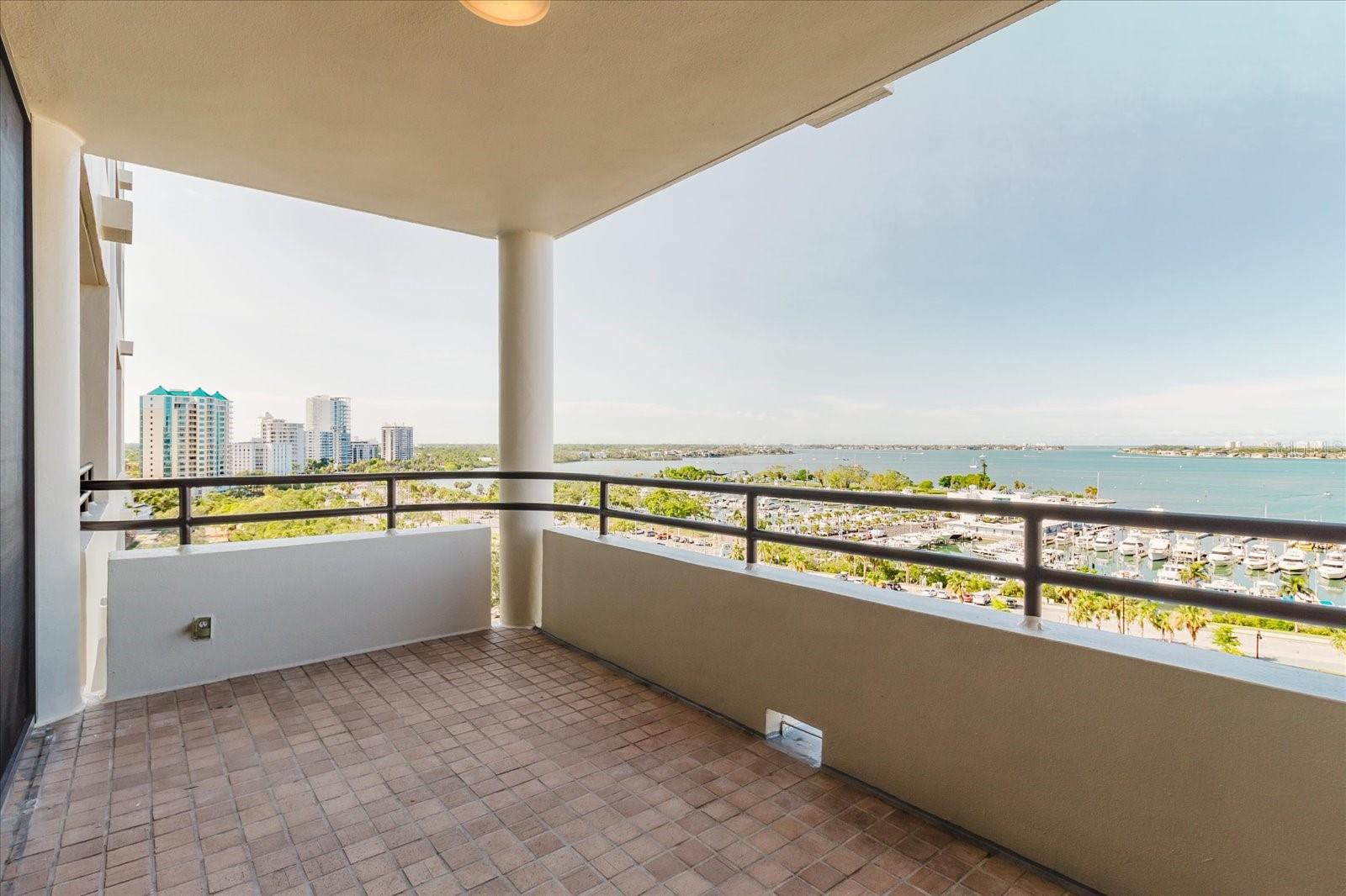Image 24 of 87 For 1255 Gulfstream Avenue 1104