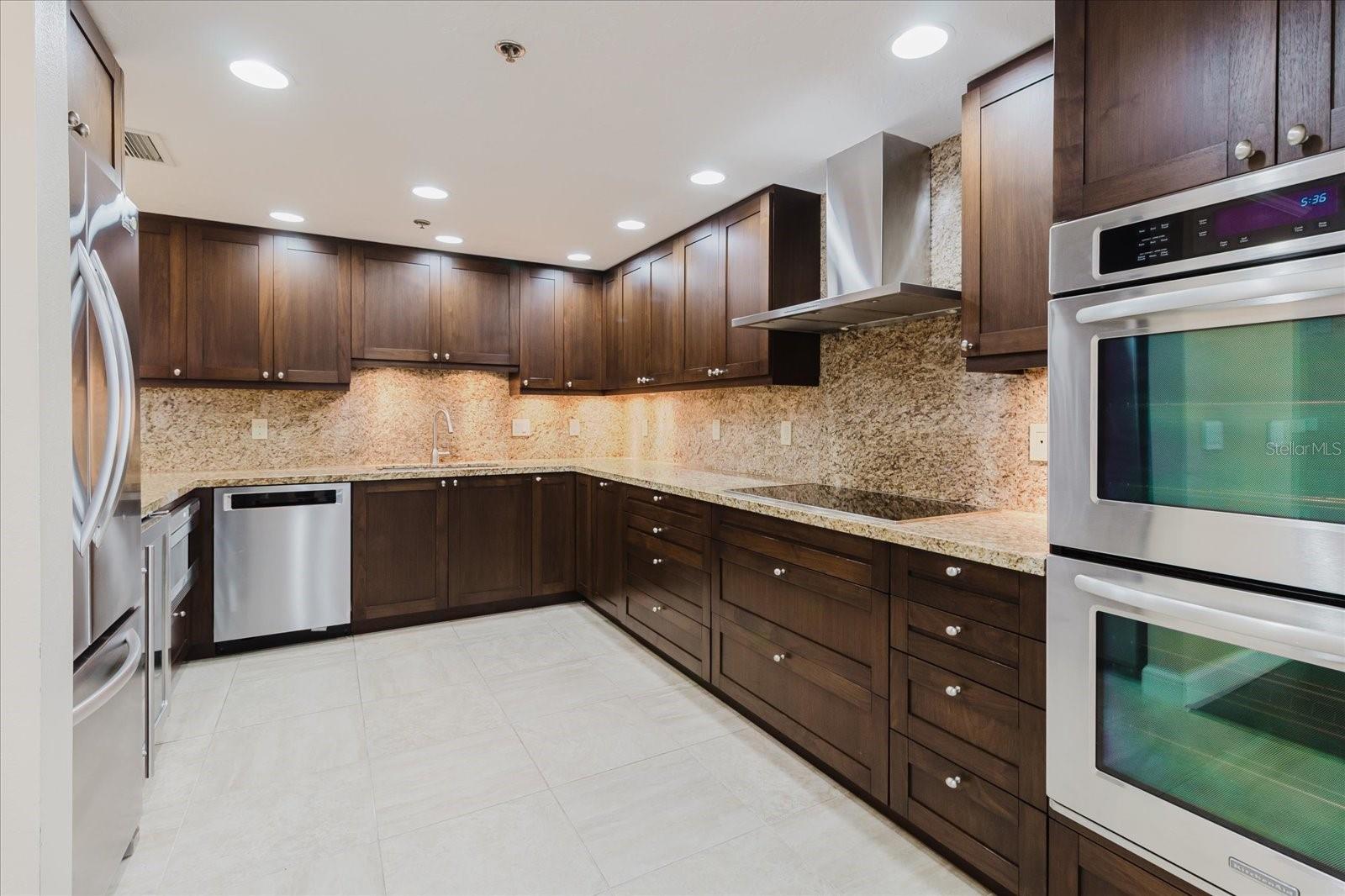 Image 27 of 87 For 1255 Gulfstream Avenue 1104