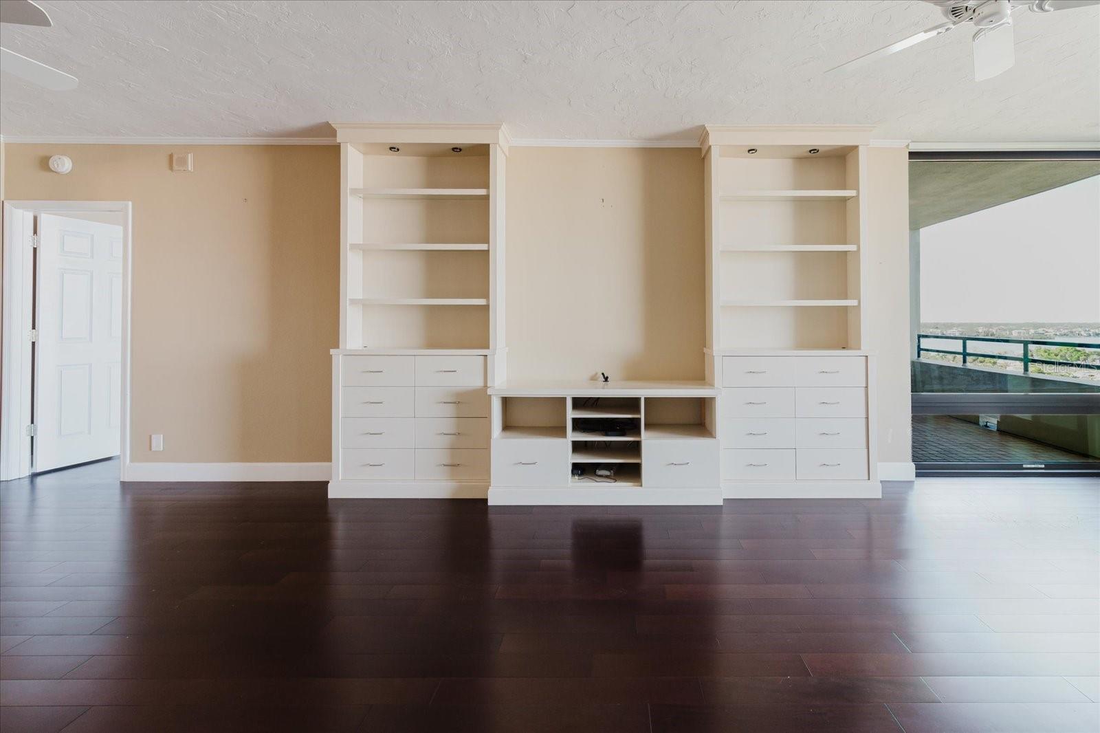 Image 36 of 87 For 1255 Gulfstream Avenue 1104
