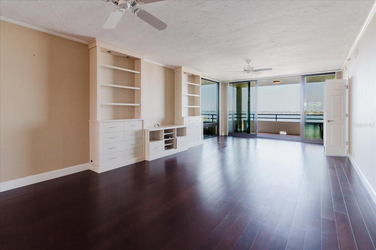 Image 37 of 87 For 1255 Gulfstream Avenue 1104