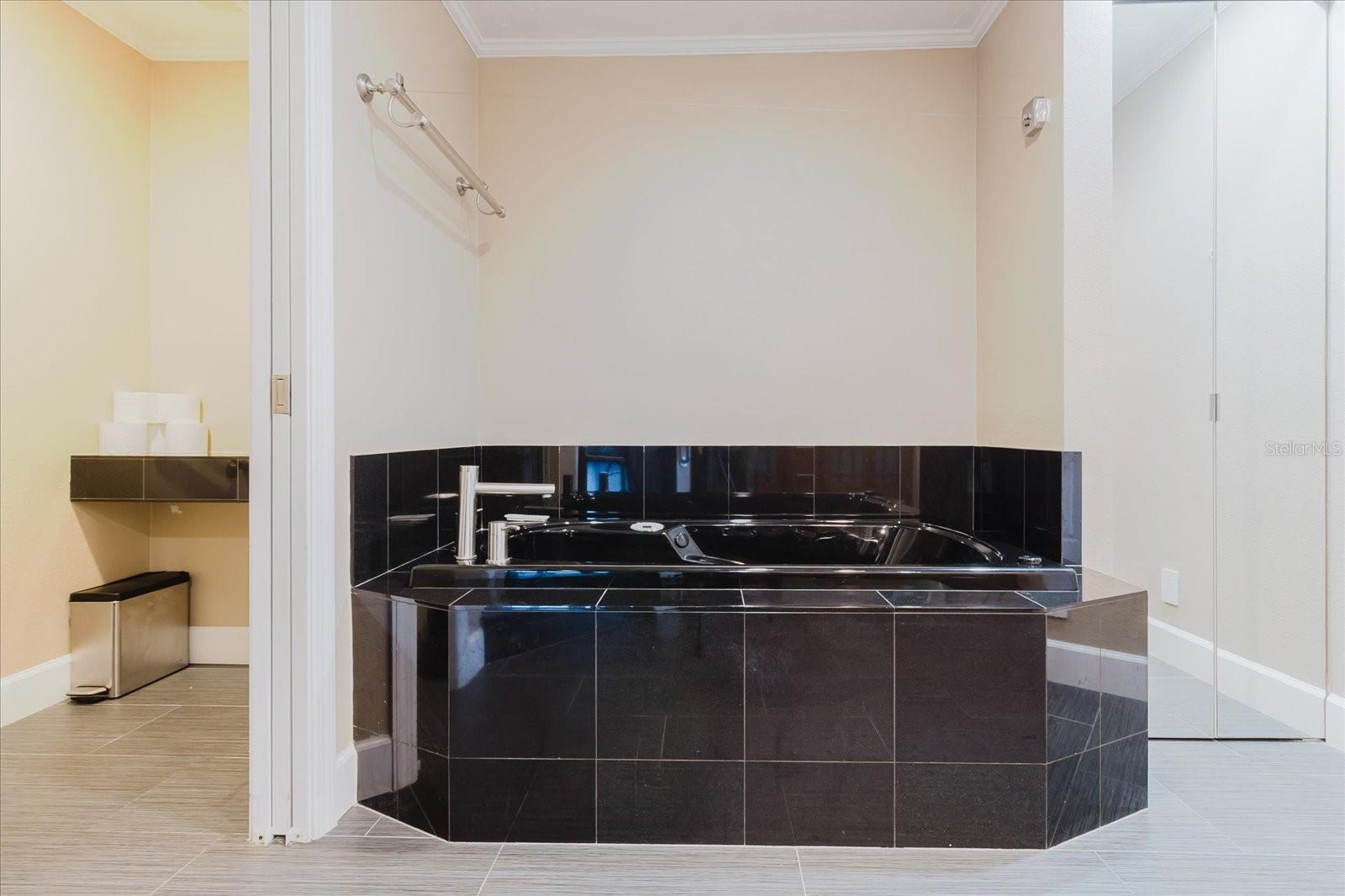 Image 49 of 87 For 1255 Gulfstream Avenue 1104